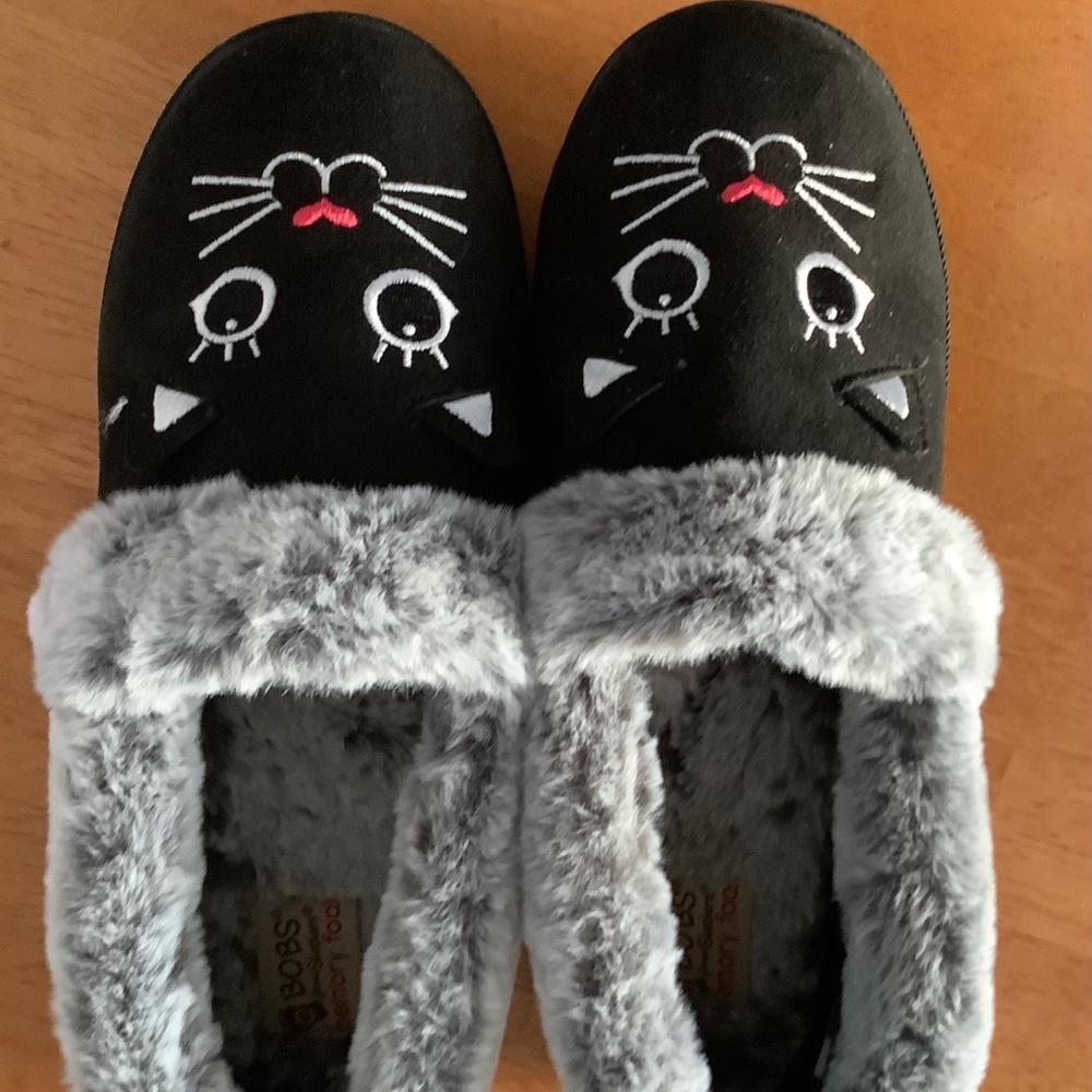Size 9 cat slippers